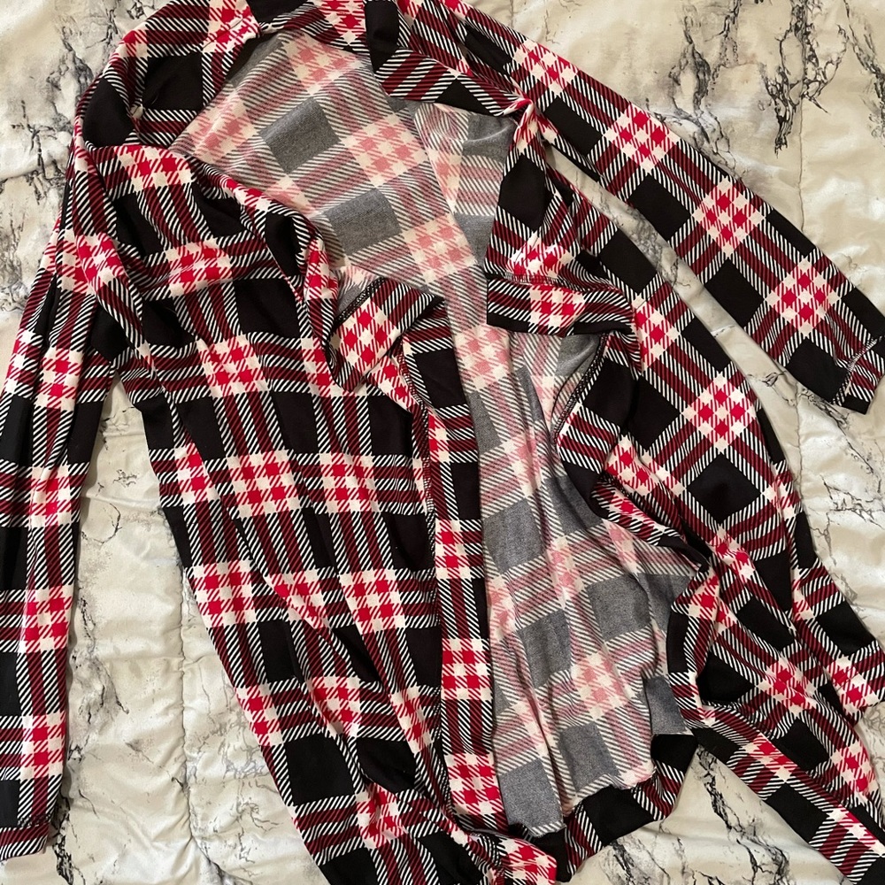 New light duster sweater - black and red plaid
